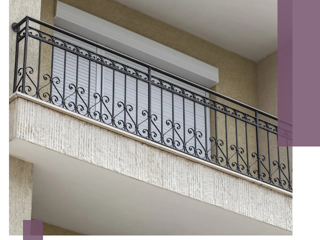 Балконные ограждения из металла и стекла в Петропавловске-Камчатском для домов